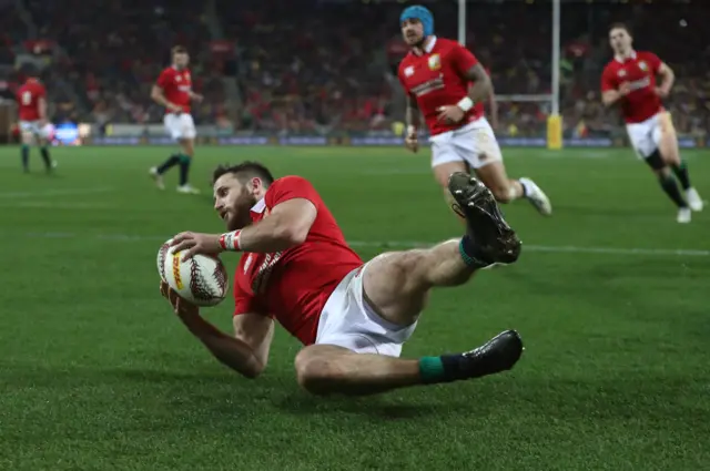 Tommy Seymour scores a try