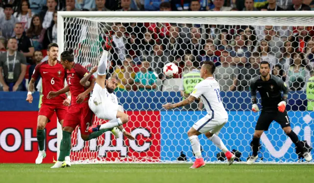 Arturo Vidal attempts a overhead kick