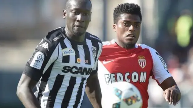 Famara Diedhiou (left)