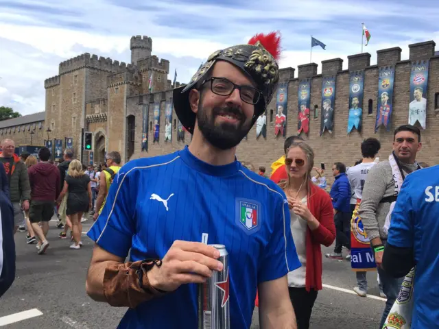 Juventus fan in roman hat