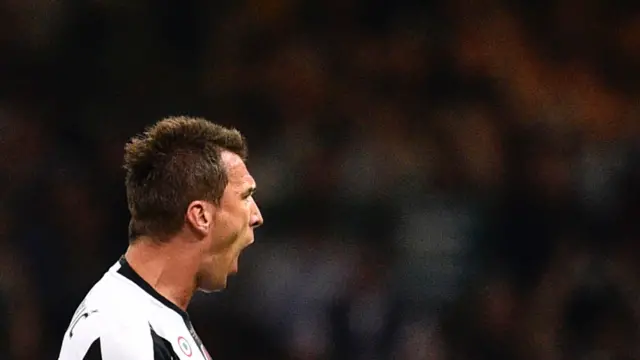 Mario Mandzukic celebrates