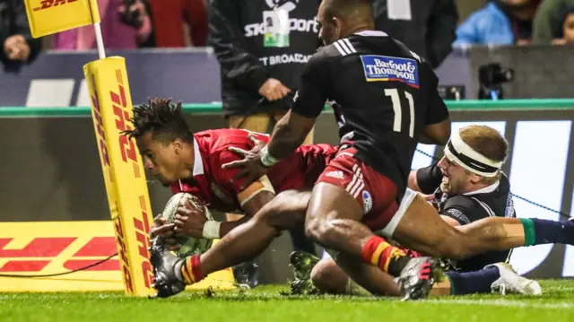 Anthony Watson scores a try