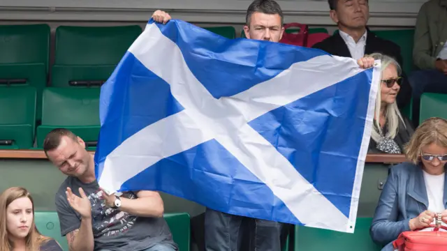 Andy Murray supporters in the crowd