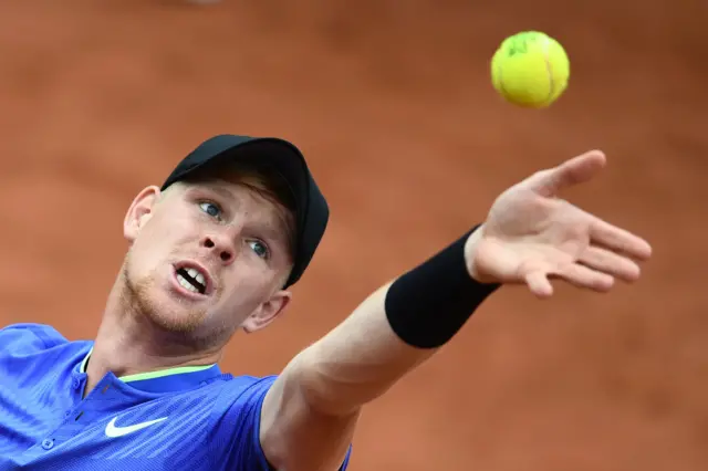 Kyle Edmund serves