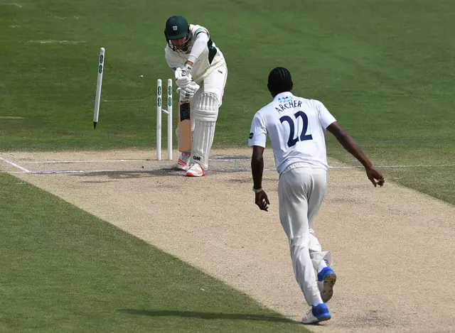 Josh Tongue bowled by Jofra Archer