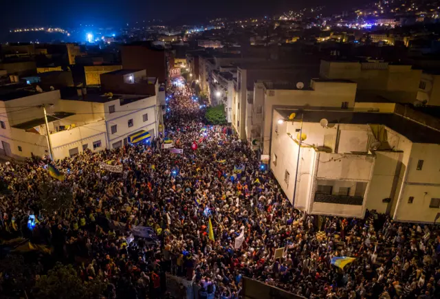 Thousands of protestors crowd the steets May 31, 2017 in Al-Hoceima, during a demonstration demanding the release of Nasser Zefzafi, head of the grassroots Al-Hirak al-Shaabi, or "Popular Movement".