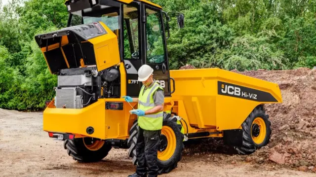 JCB hi-viz digger