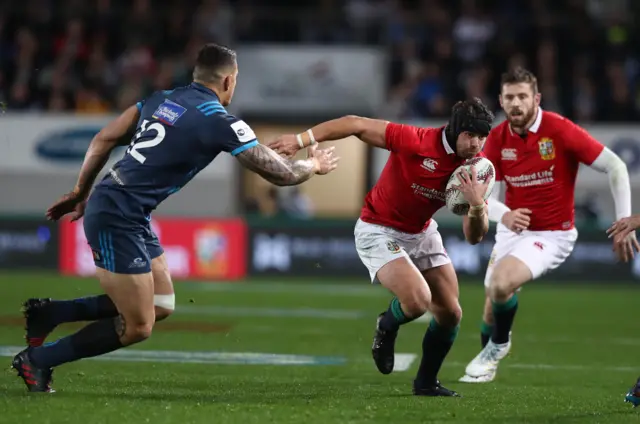 Leigh Halfpenny in action