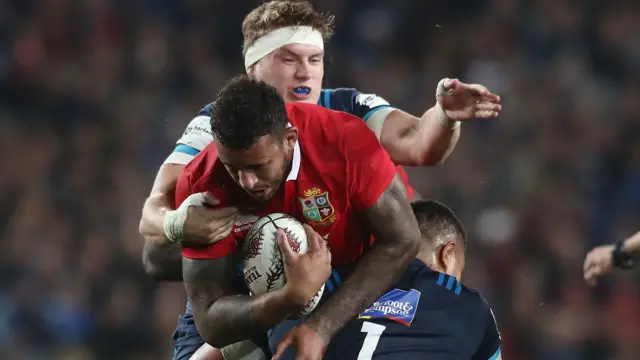 Courtney Lawes in tackled