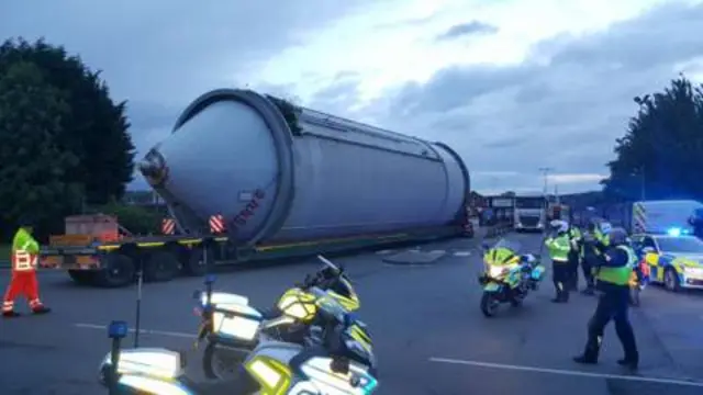 Abnormal load with police