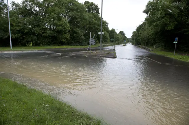 Flooded junction