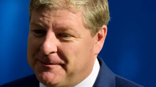 angus robertson