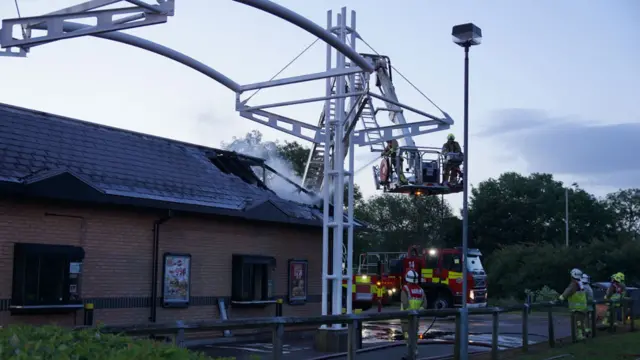 Fire at Burger King, Bedford