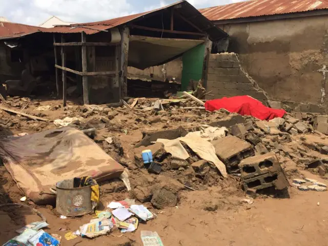 Collapsed structure Suleja near Abuja