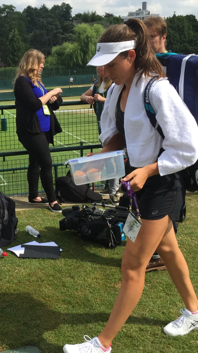 Jo and her cakes