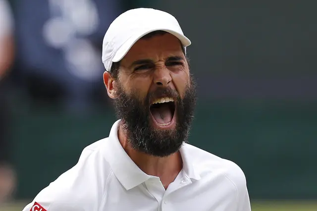 Paire reacts