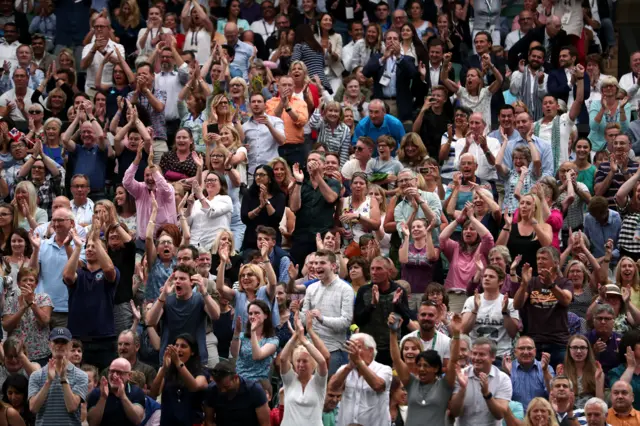 Fan's applaud Konta