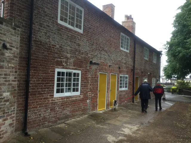 lock cottages