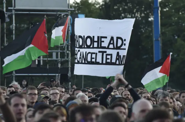 Palestine flags raised at Radiohead's TRNSMT gig