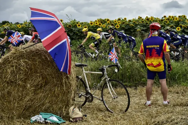 Chris Froome in the peloton