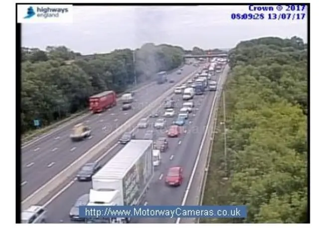 M1 northbound at junction 30