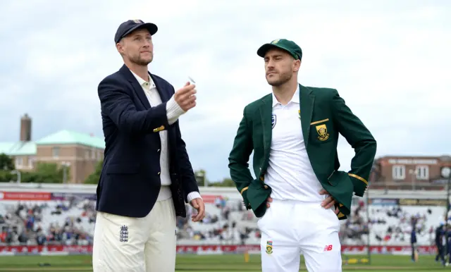 Joe Root and Faf Du Plessis