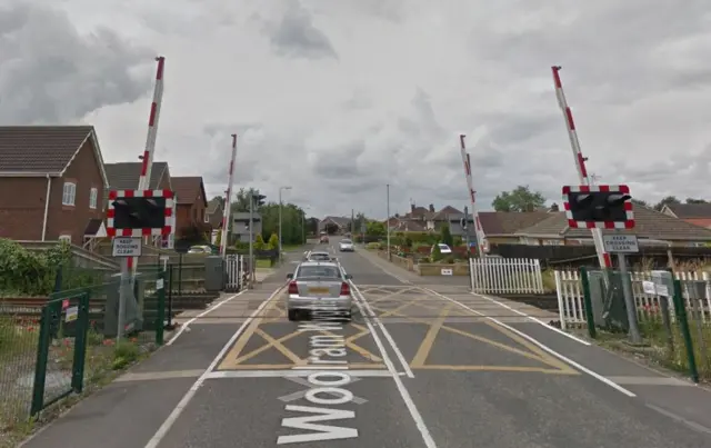 Mill Green level crossing