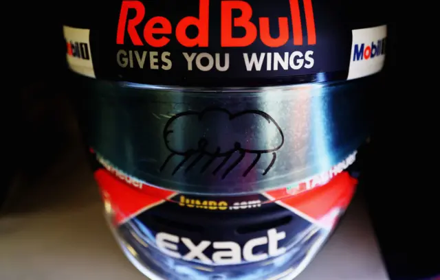 Verstappen helmet