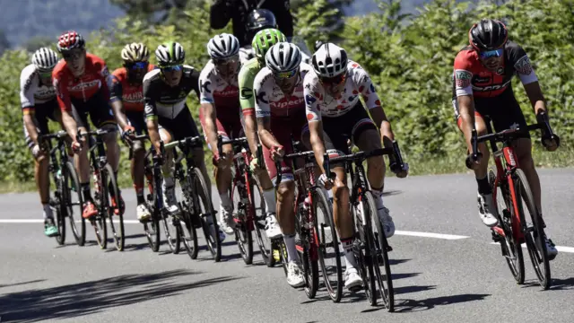 Warren Barguil leads a group during stage 15