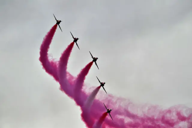 Red arrows