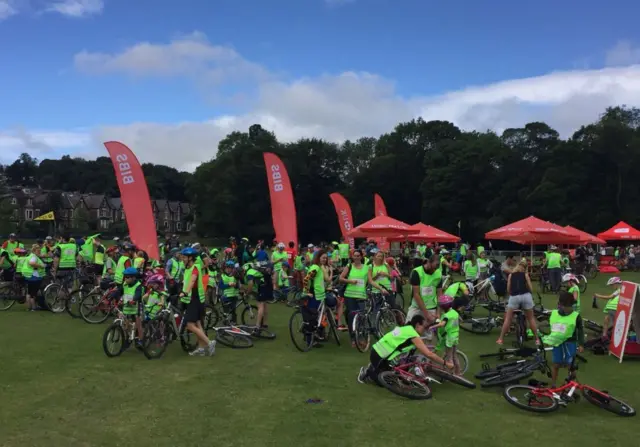 Cyclists in Endcliffe Park