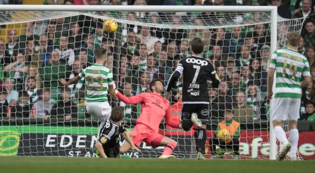 Yann-Erik e Lanlay of Rosenborg misses a chance against Celtic