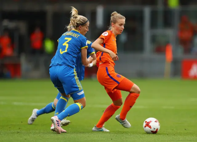 Vivianne Miedema of Netherlands and Linda Sembrant of Sweden