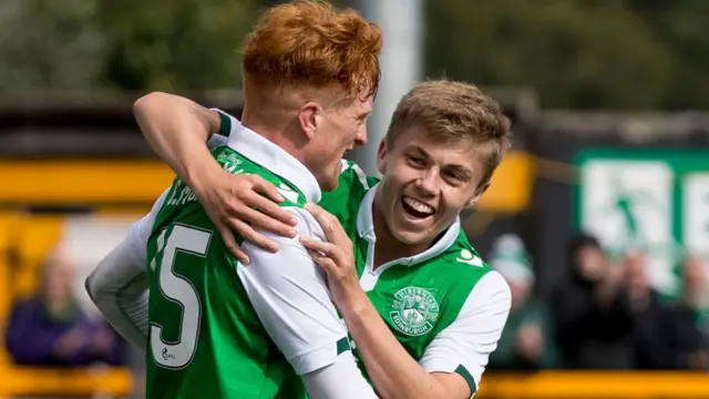 Simon and Fraser Murray celebrate for Hibs