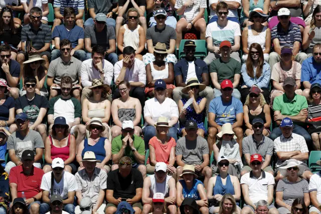 Fans on Centre Court