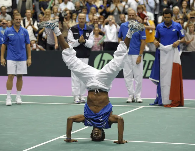 Gael Monfils dancing