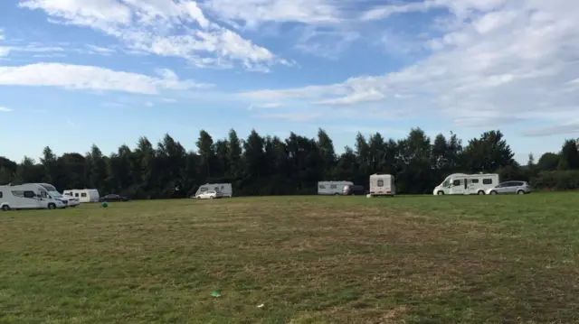 Travellers at Baldy's Field in Wolstanton