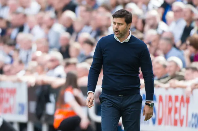 Mauricio Pochettino reacts