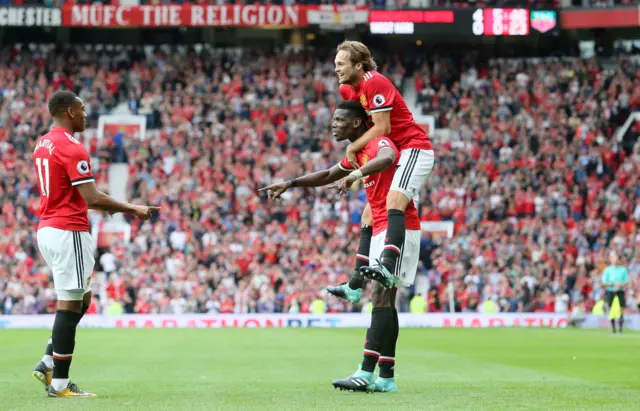 United celebrate