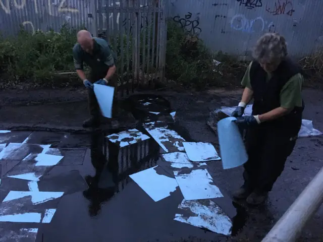 Clean up of oil near River Erewash