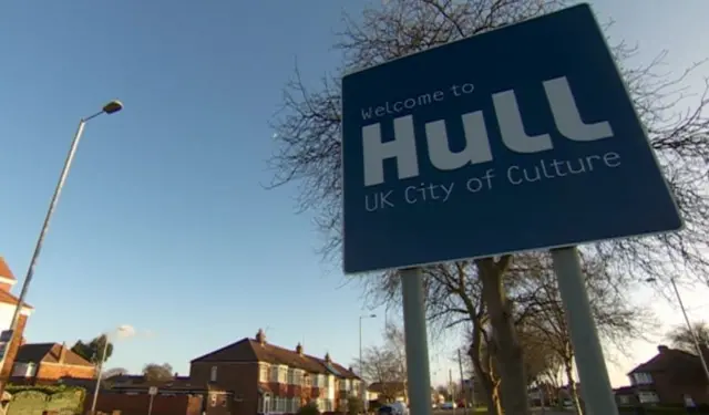 Welcome to Hull sign