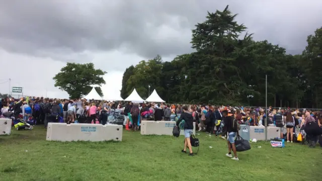 V Festival queue