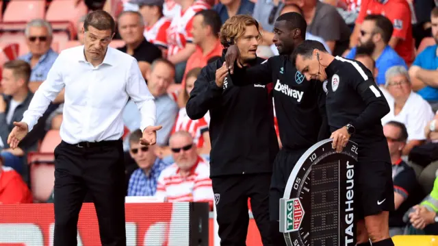 Pedro Obiang prepares to come on