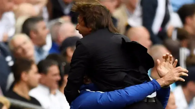 Antonio Conte celebrates