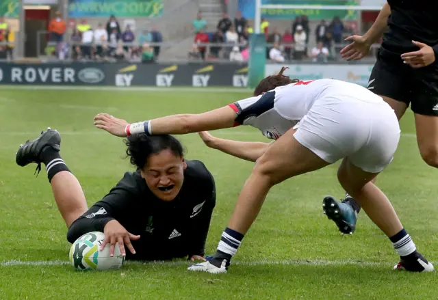 Te Kura Ngata-Aerengamate scores a try