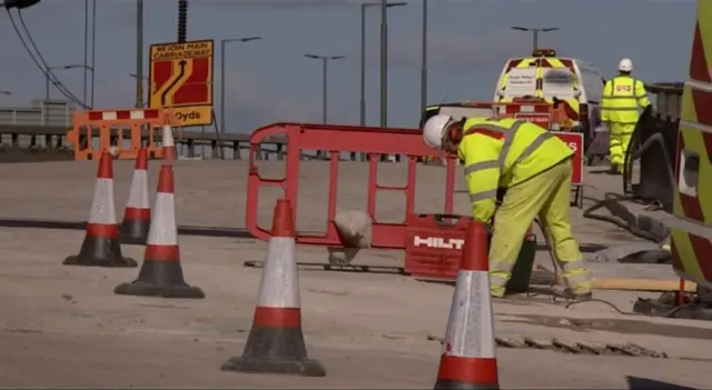 Roadworks on Oldbury viaduct