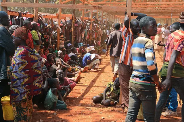 Burundian families who fled their country, wait to be registered as refuges at Nyarugusu camp in north west of Tanzania on June 11, 2015.