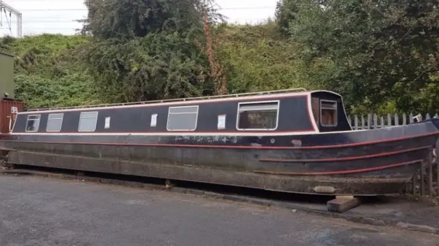 Boat left on the roadside in Smethwick