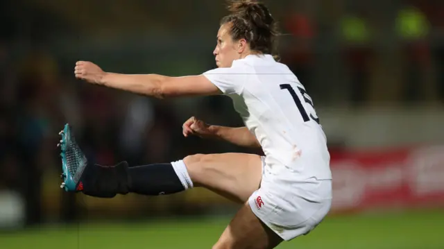 Emily Scarratt kicks for the posts