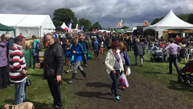 Burwarton show